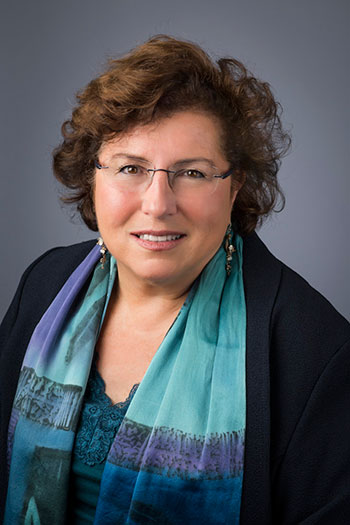 Dr. Nina Woulff